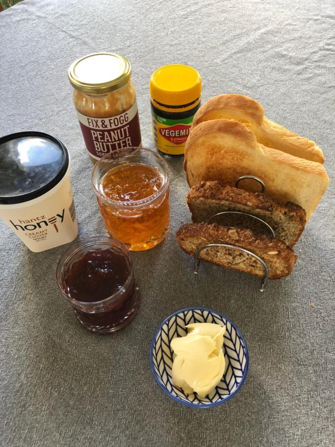 Allie'S Hill Top Haven Bed & Breakfast Whanganui Esterno foto